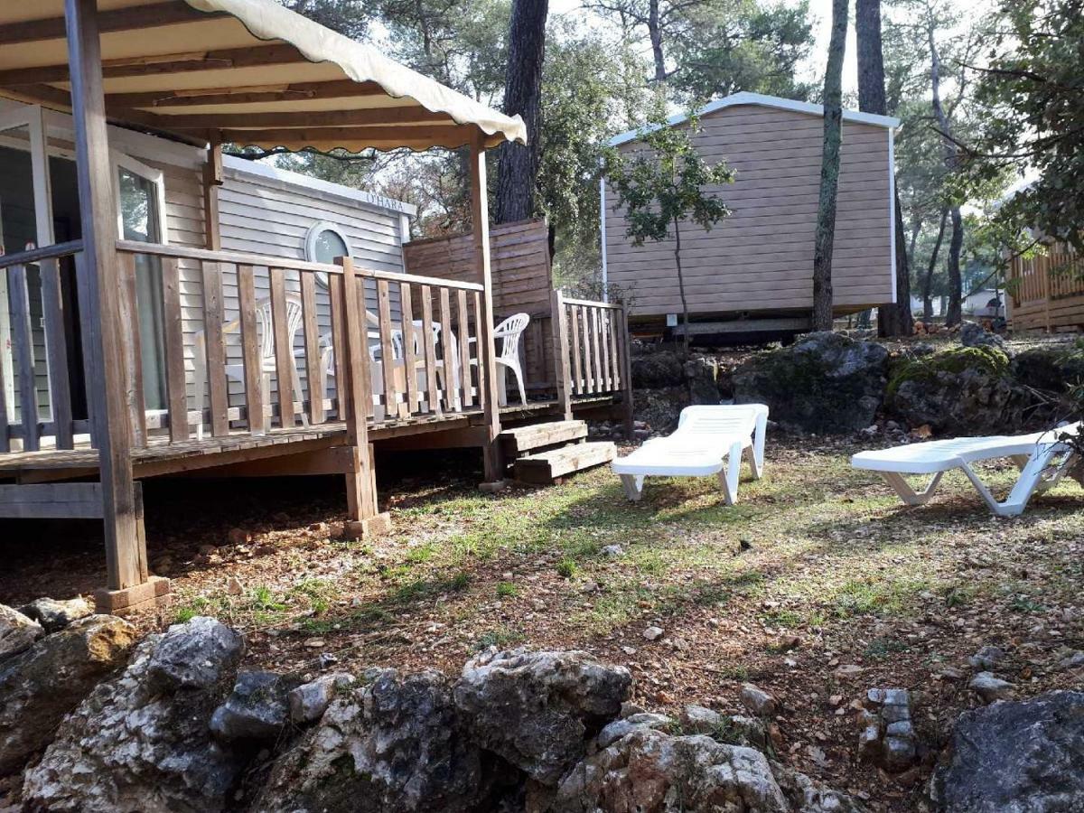Mobil Home Sainte Baume Nans les Pins Bagian luar foto